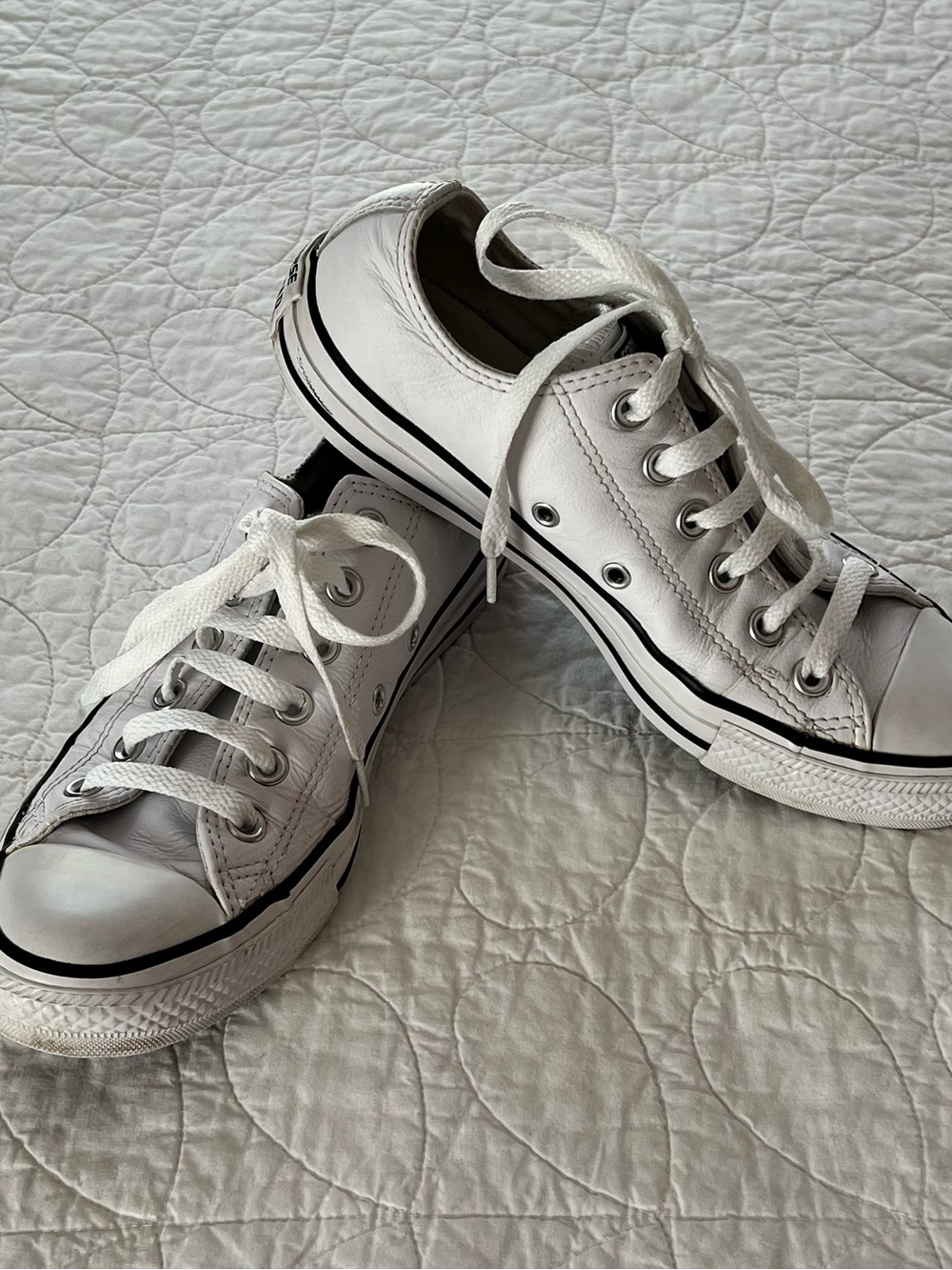 Converse White Leather Chuck Taylor Low-Top Lace-Up Sneakers Classic Prepster - Picture 4 of 8